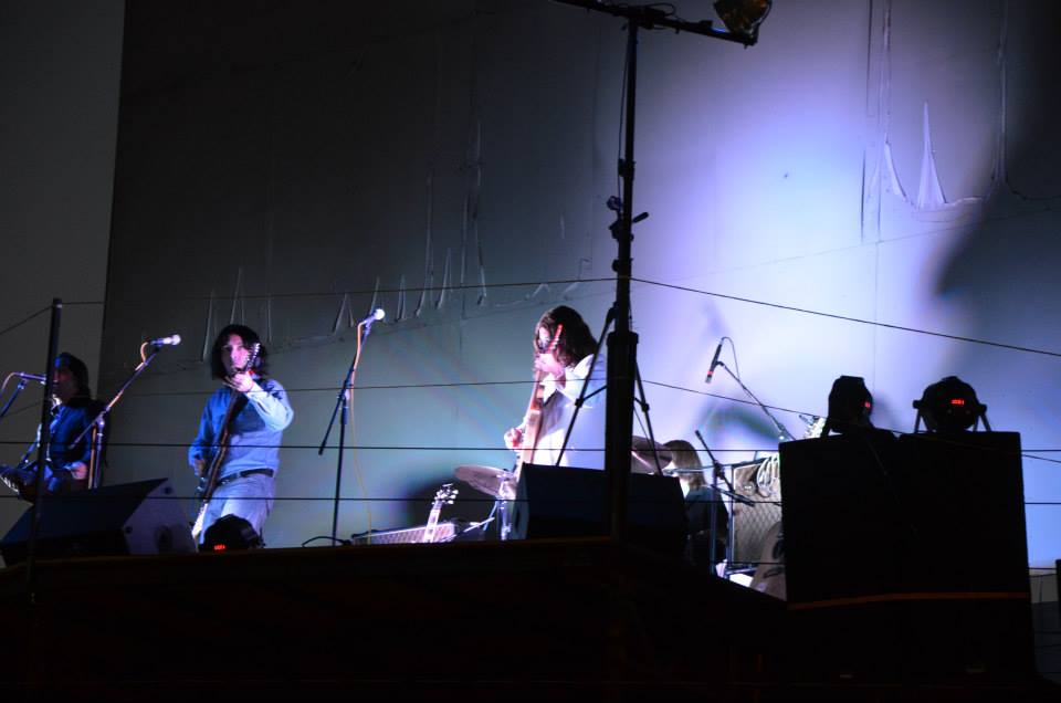 2014 «Los Beetles Con 2 E» Al Aire Libre