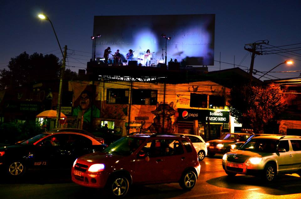 2014 «Los Beetles Con 2 E» Al Aire Libre